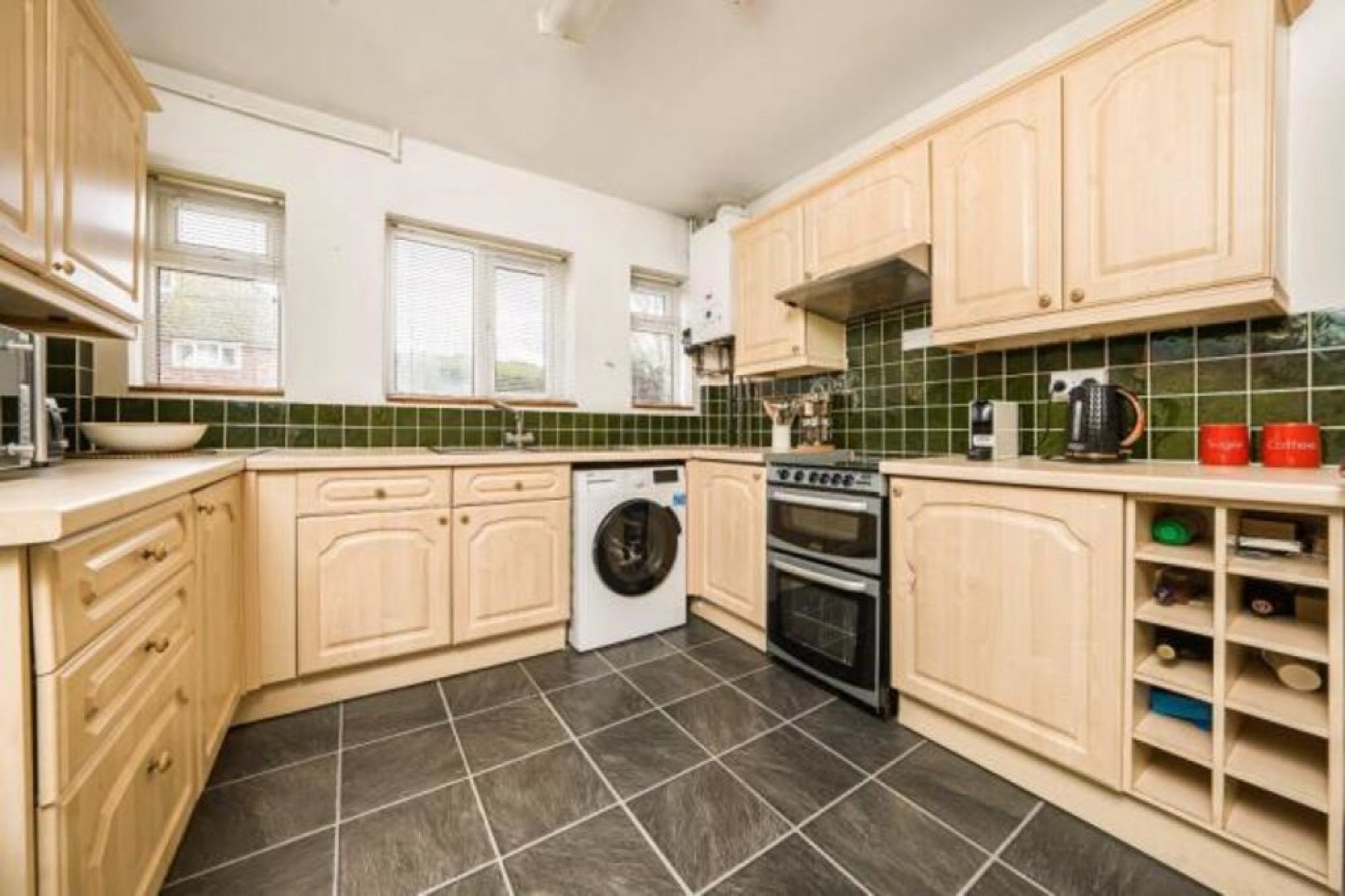 Room Alexandra Court in Borough of Runnymede