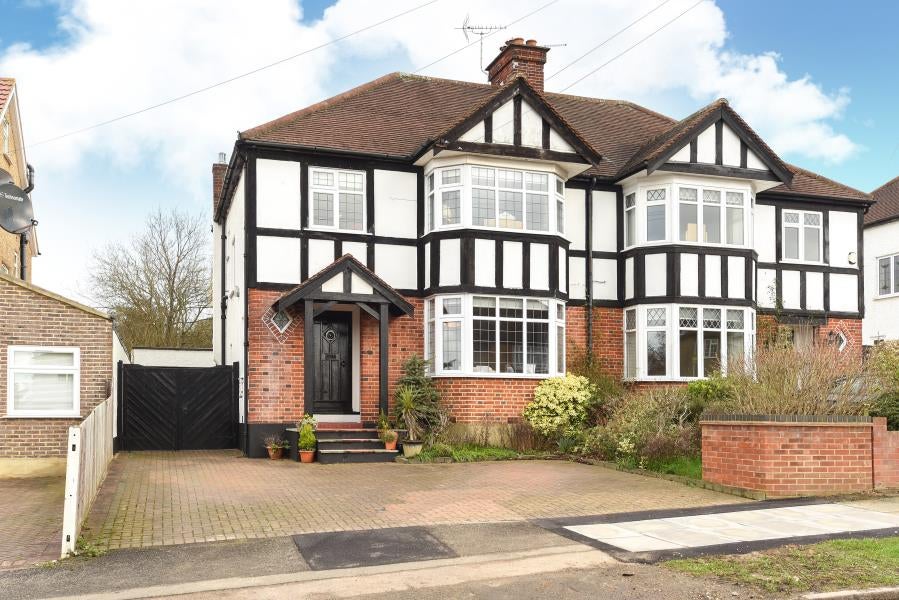 House Northwood Way in Greater London