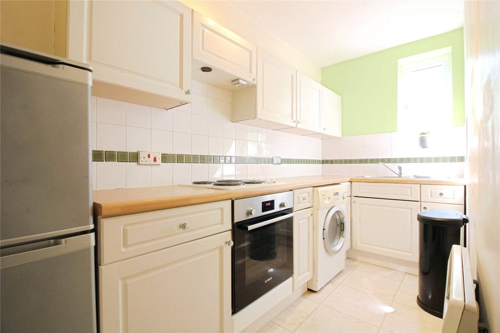 Flat Mansfield Road in Reading
