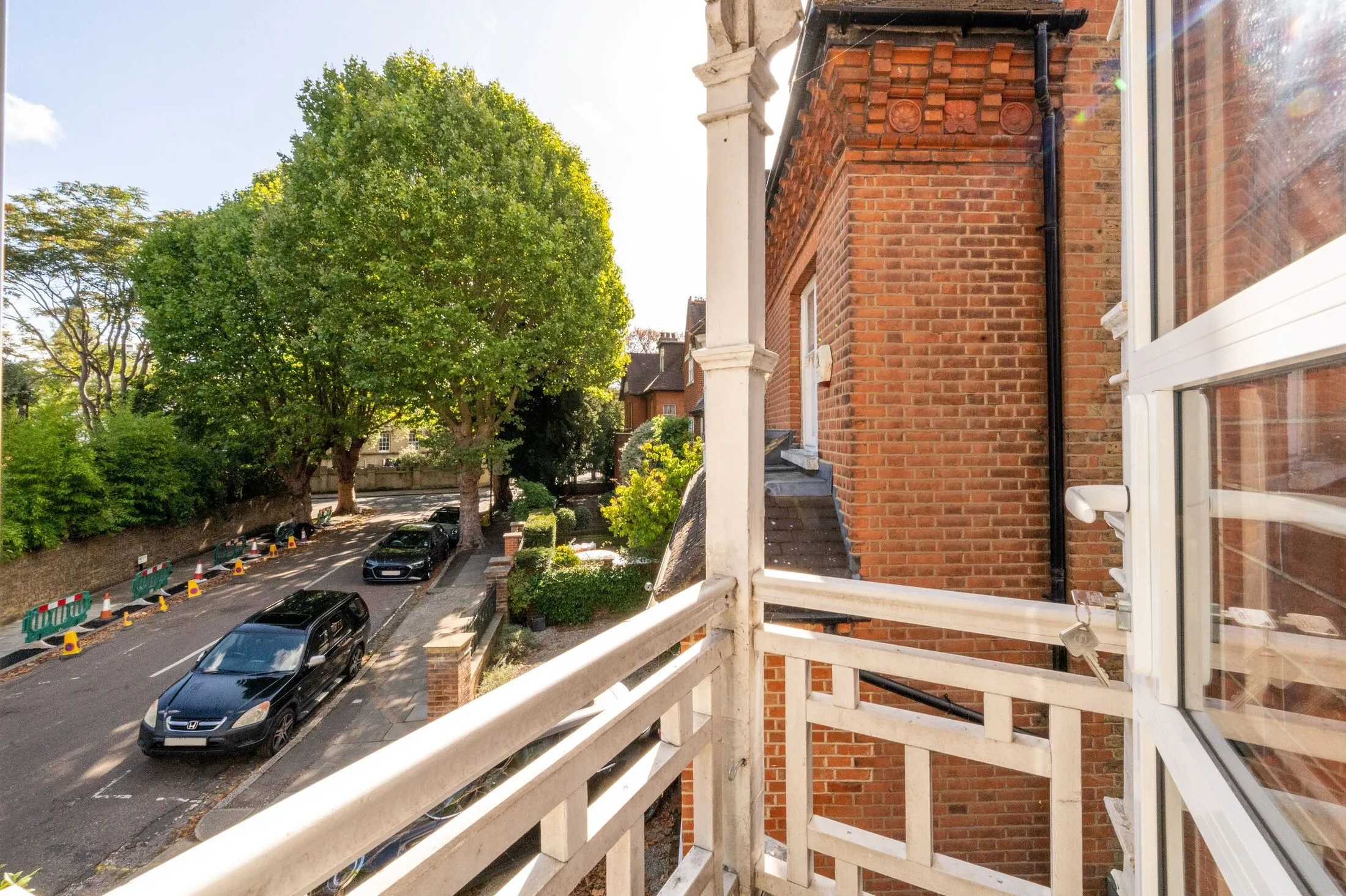 Flat Waldegrave Gardens in Greater London