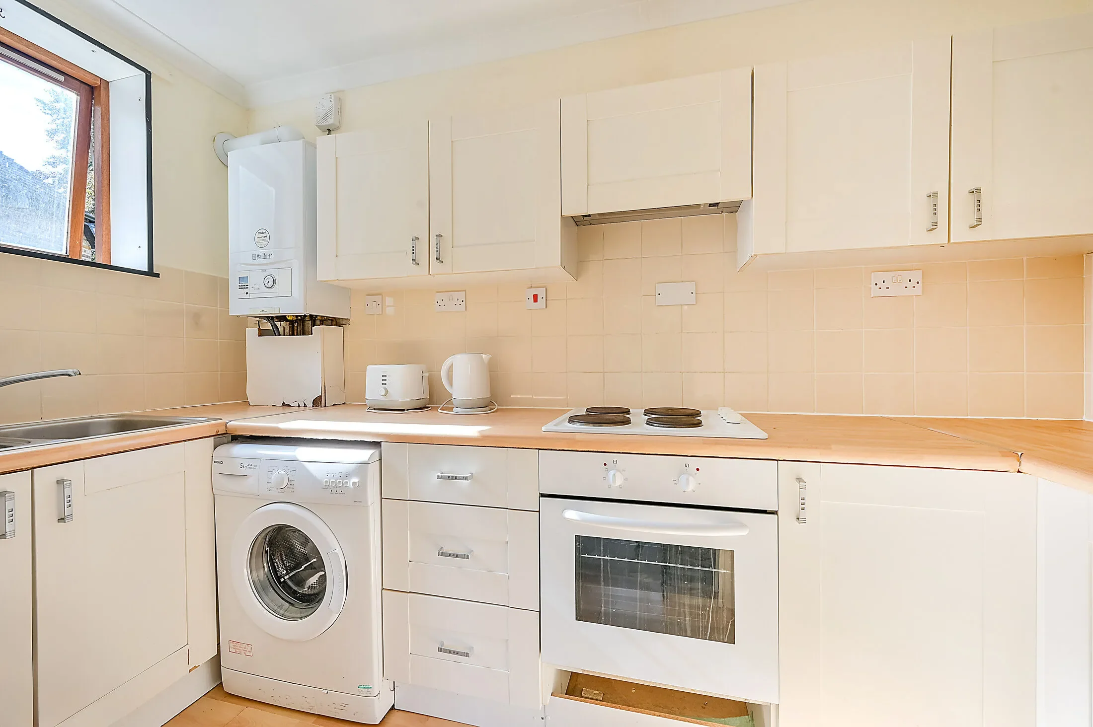 Flat Waldegrave Gardens in Greater London