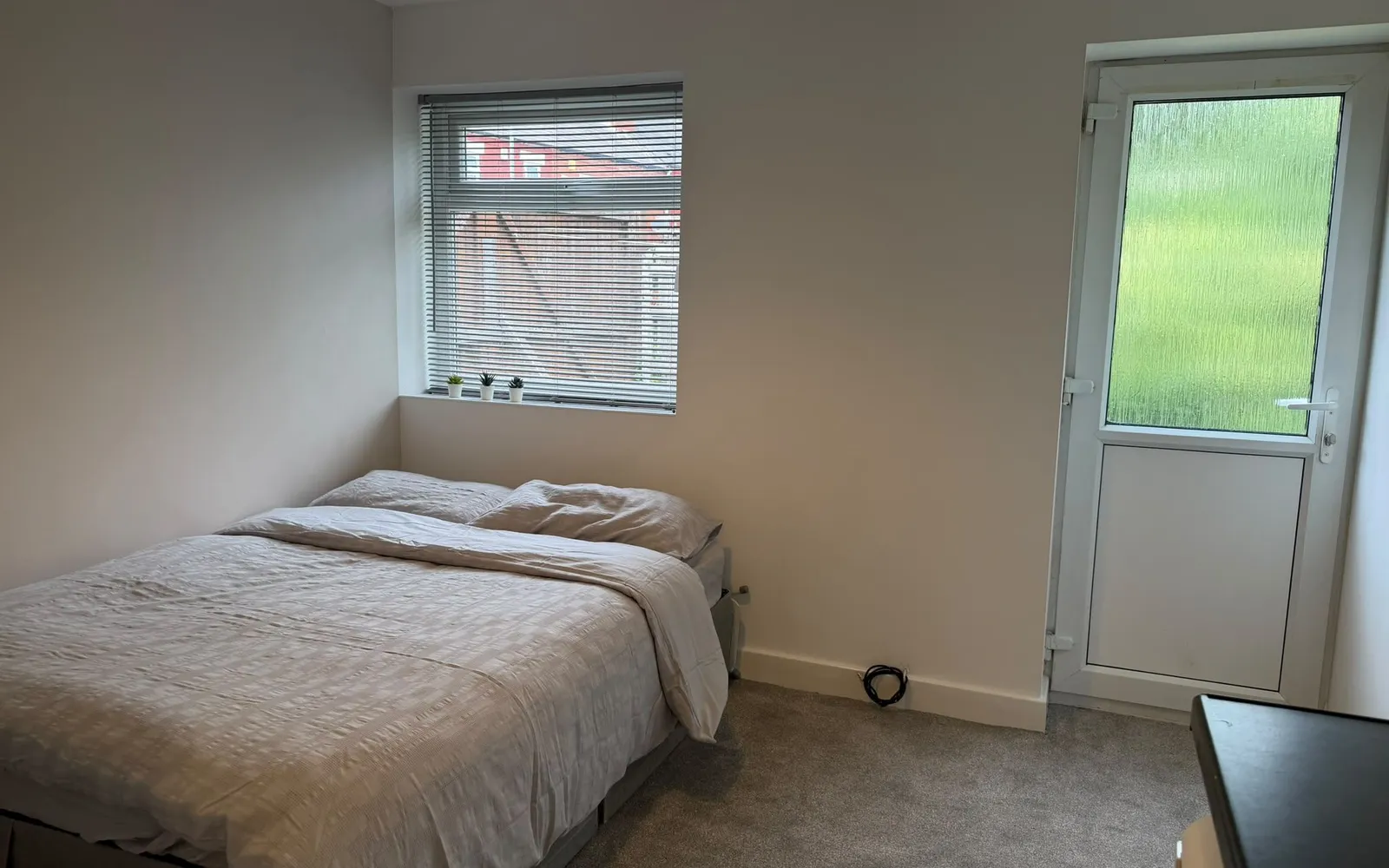 Room Wellfield Street in Warrington