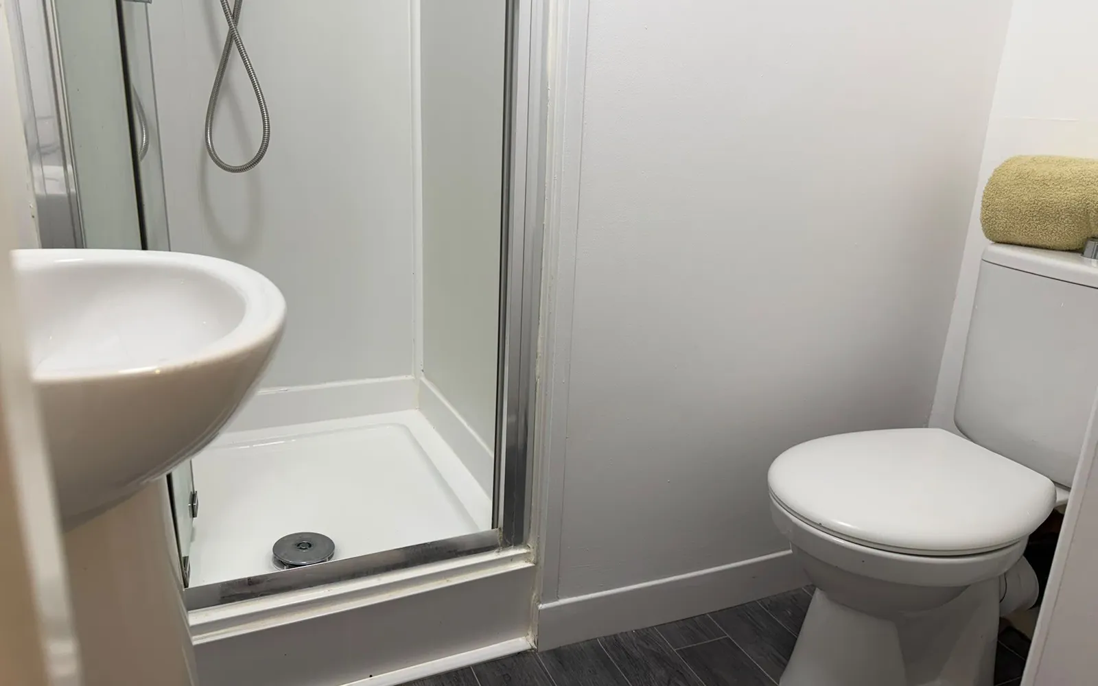 Room Wellfield Street in Warrington
