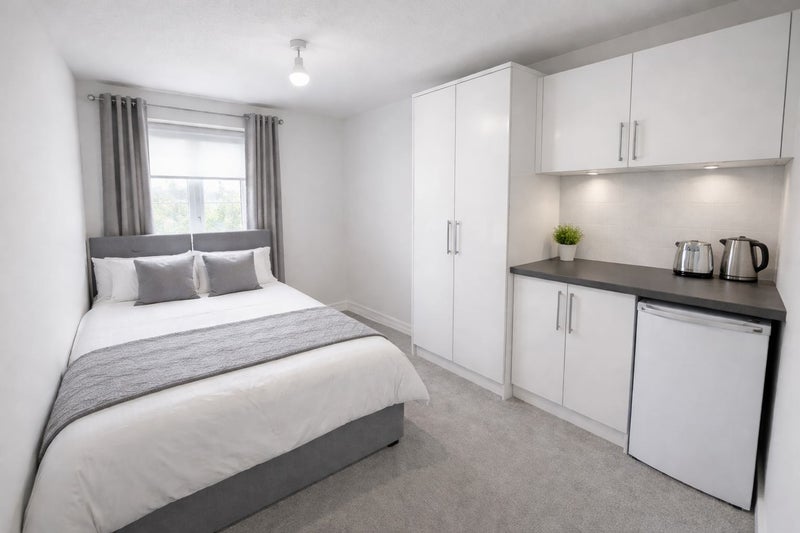 Room Greystoke Road in Slough