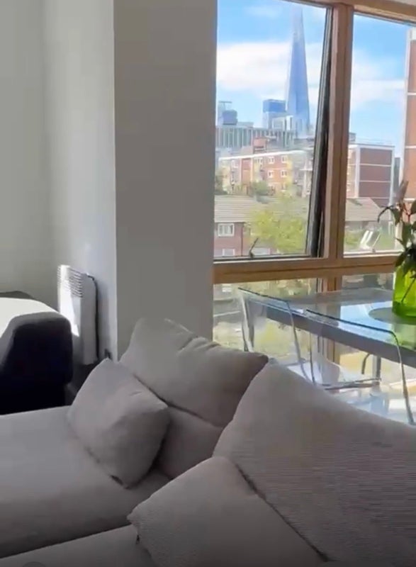 Room Abbey Street in Greater London