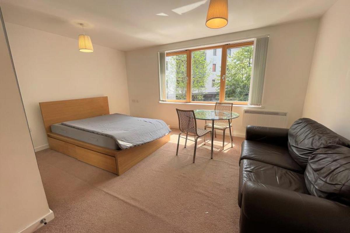 Flat Anvil Street in Bristol