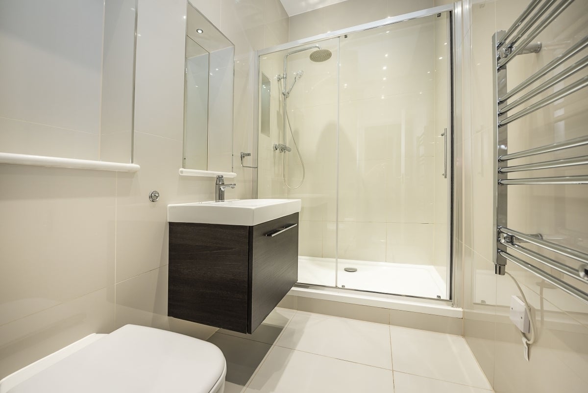 Flat Barnsbury Lane in Greater London