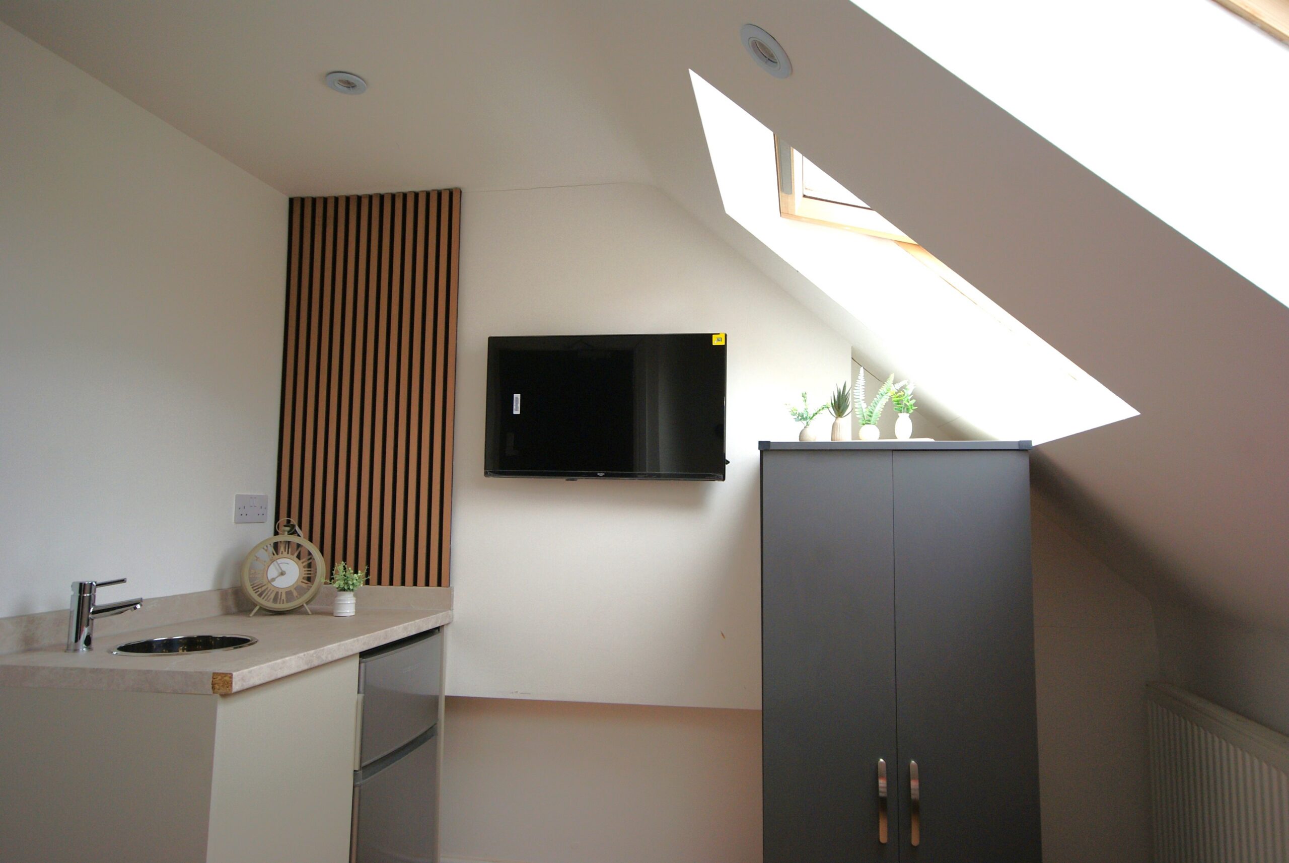 Room Strathdene Road in Birmingham