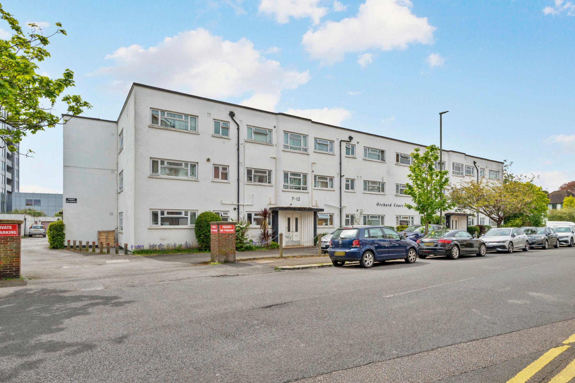 Flat Wellington Close in Elmbridge
