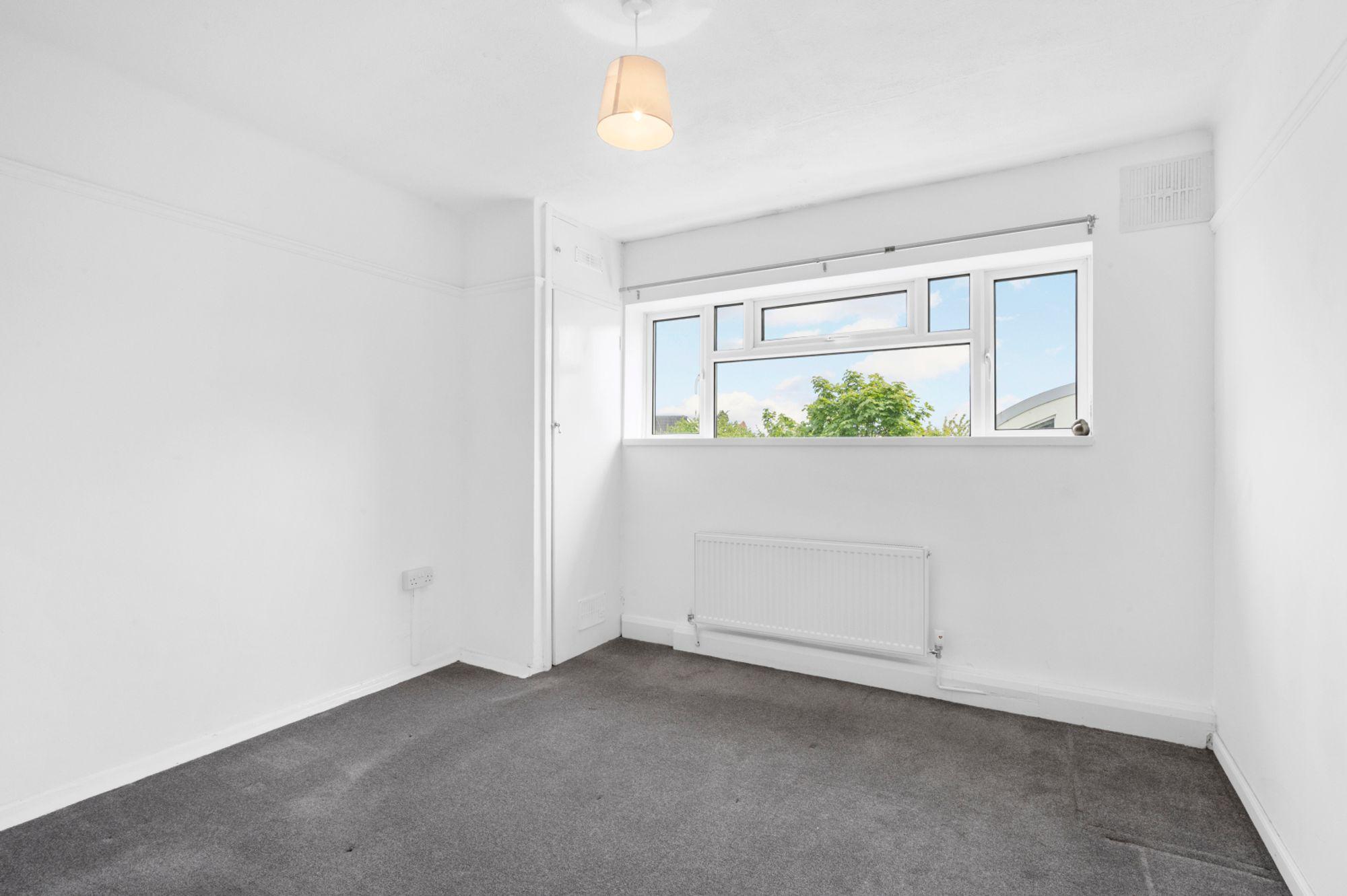 Flat Wellington Close in Elmbridge