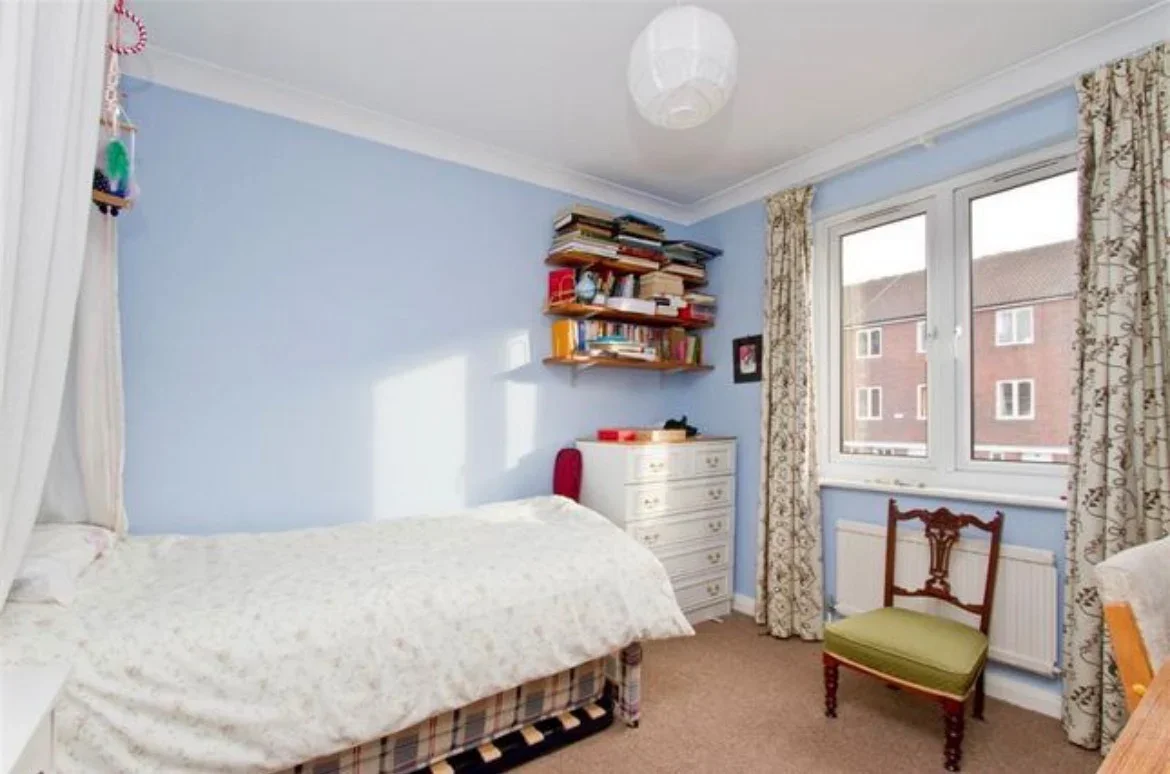 House Burleigh Place in Greater London