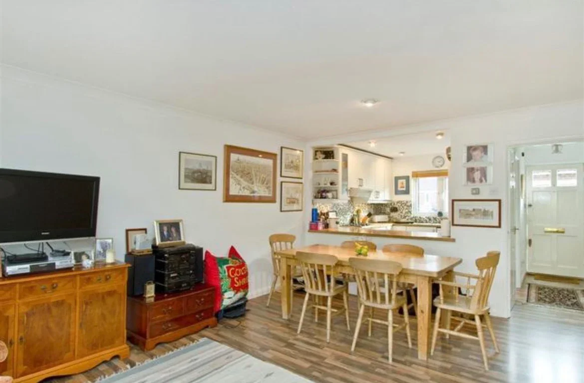 House Burleigh Place in Greater London