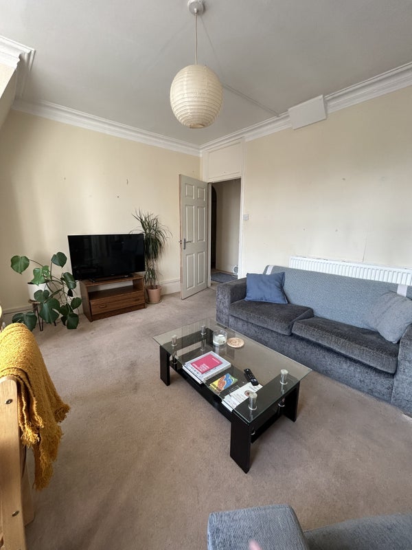 Room Electric Avenue in Greater London