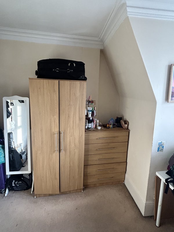 Room Electric Avenue in Greater London