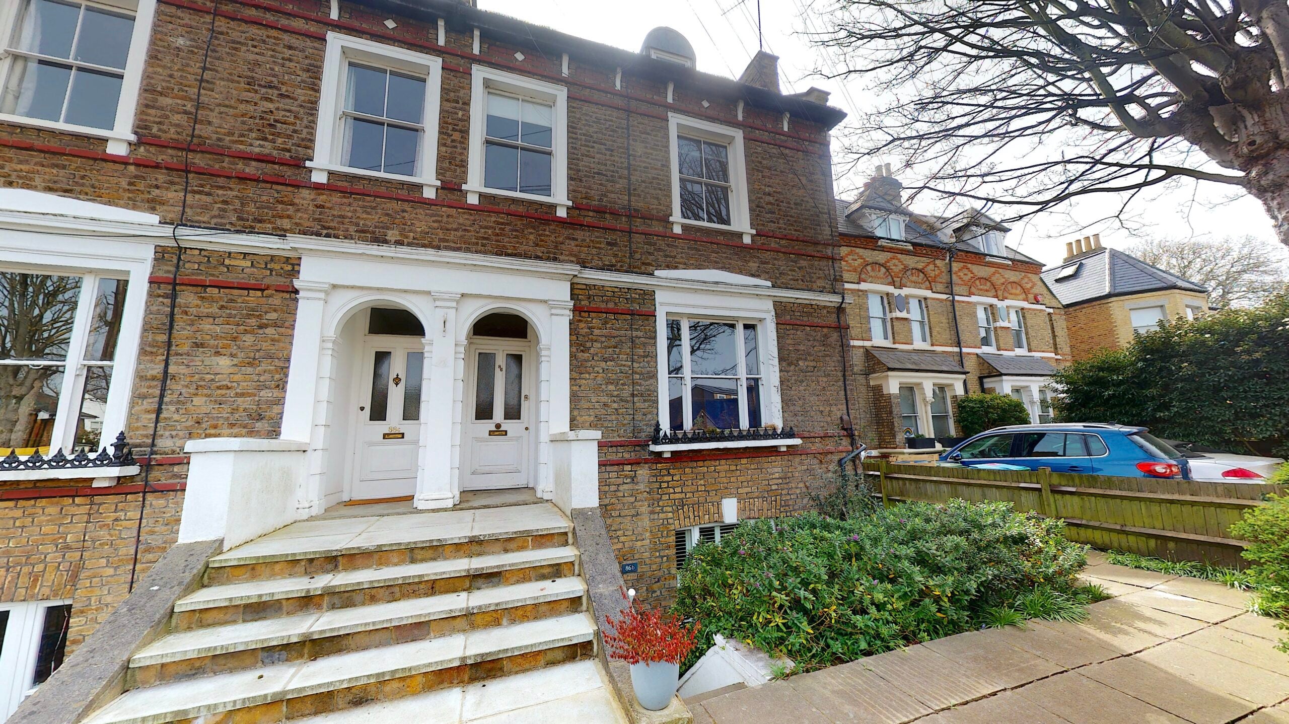 Flat Amyand Park Road in Greater London