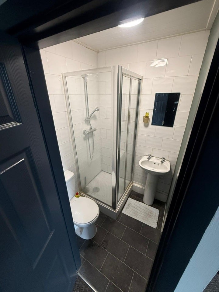 Room Folly Lane in Warrington