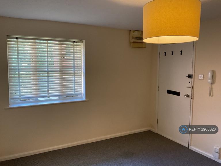 Flat Bucknalls Close in St Albans