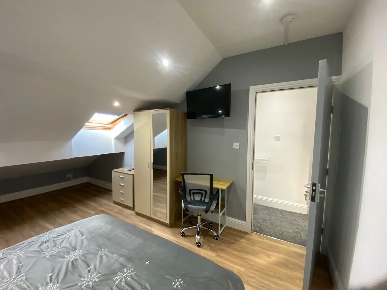 Room Chorley Old Road in Bolton