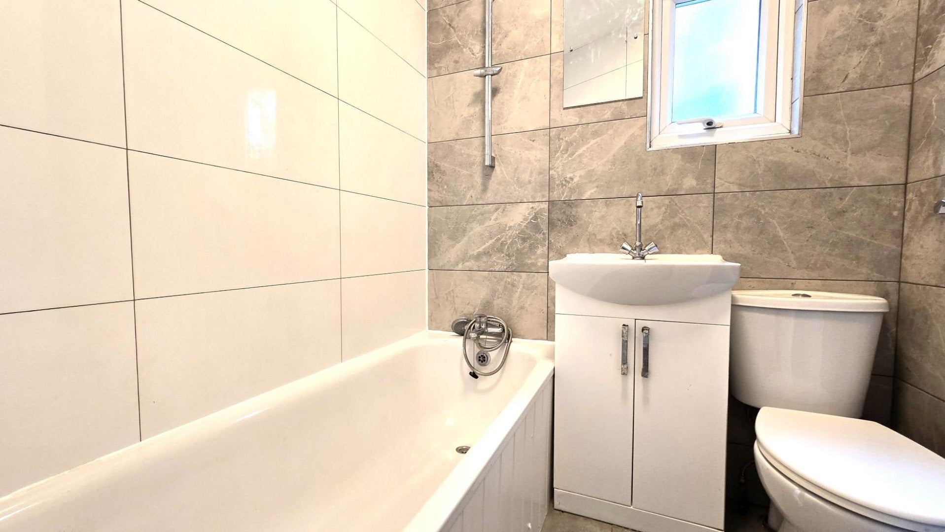 Flat Beresford Road in Greater London