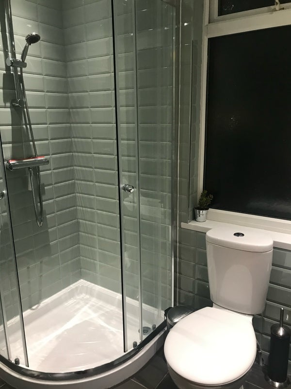 Room Holystone Crescent in Newcastle upon Tyne