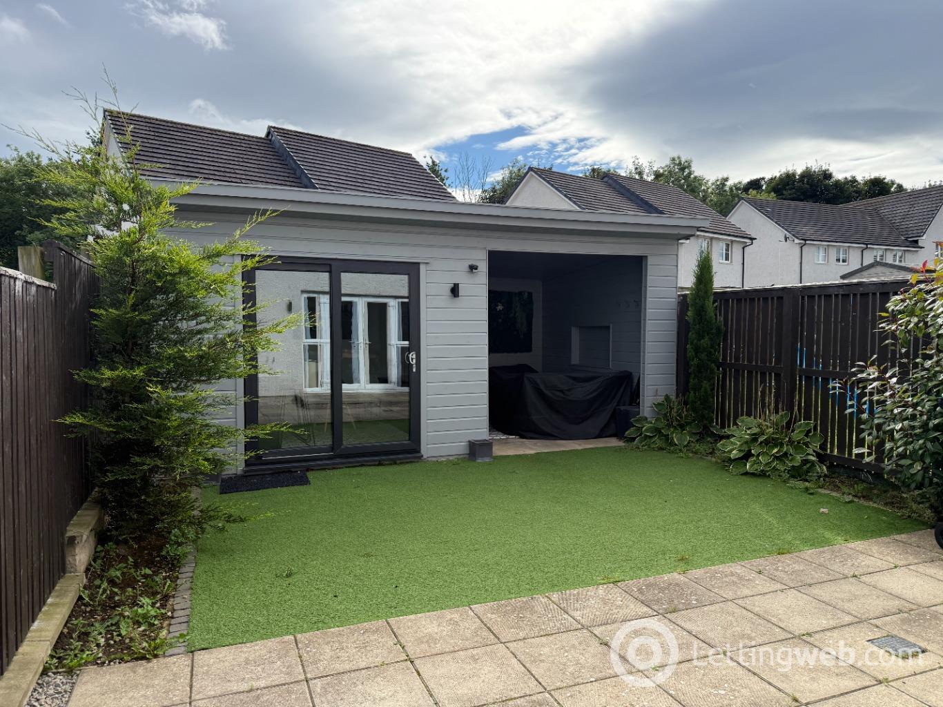 House Mugiemoss Place in Aberdeen City