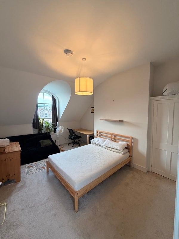 Room Apsley Road in Bristol