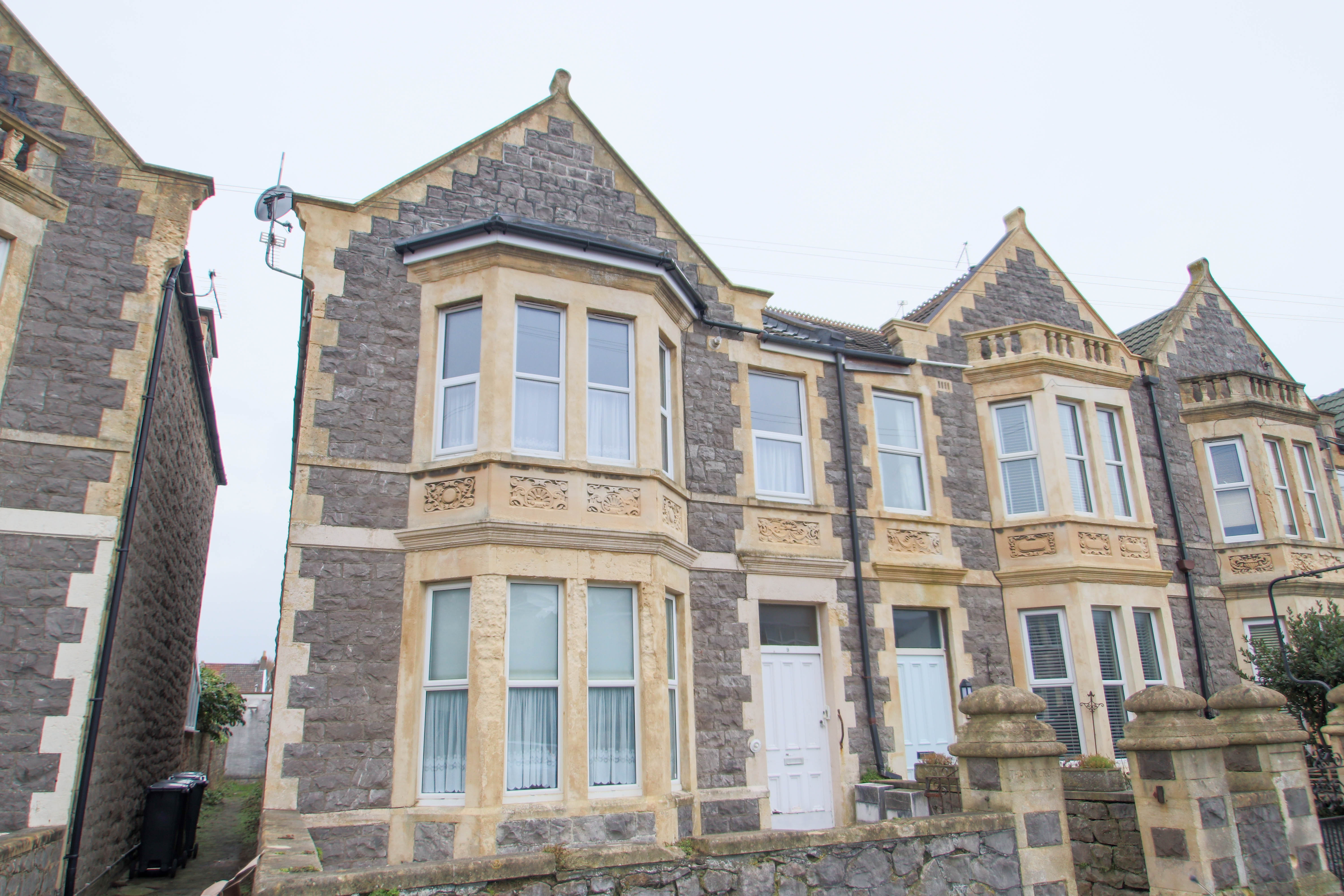 Flat Whitecross Road in Weston-super-Mare