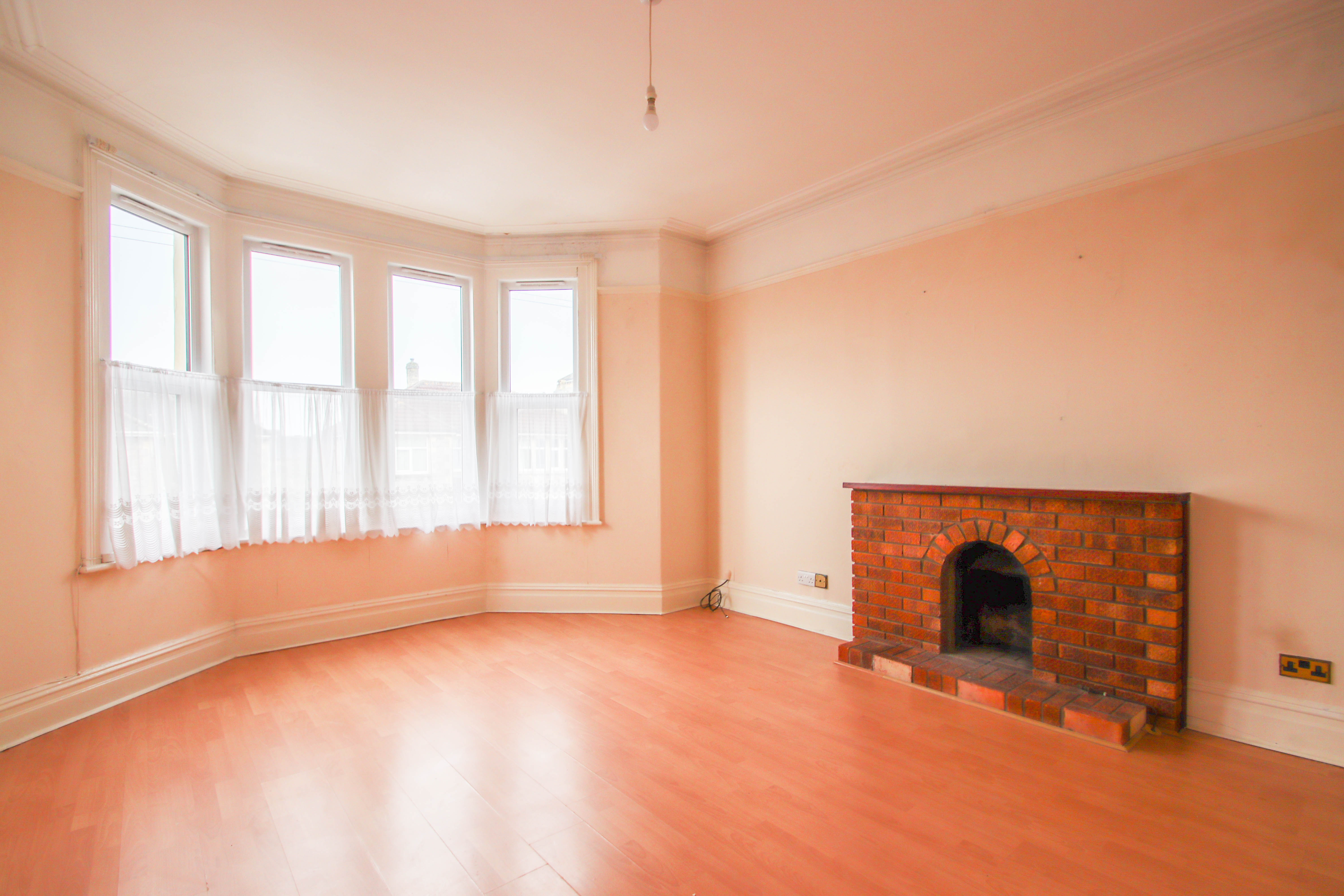 Flat Whitecross Road in Weston-super-Mare