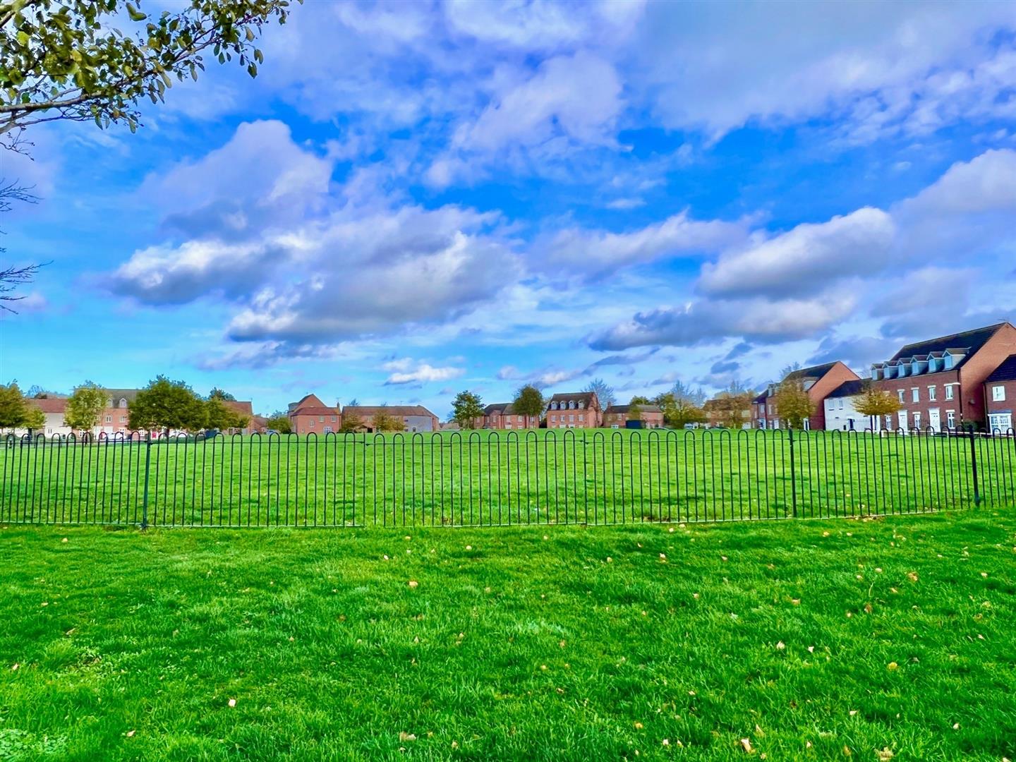 Flat Elizabeth Way in Coventry