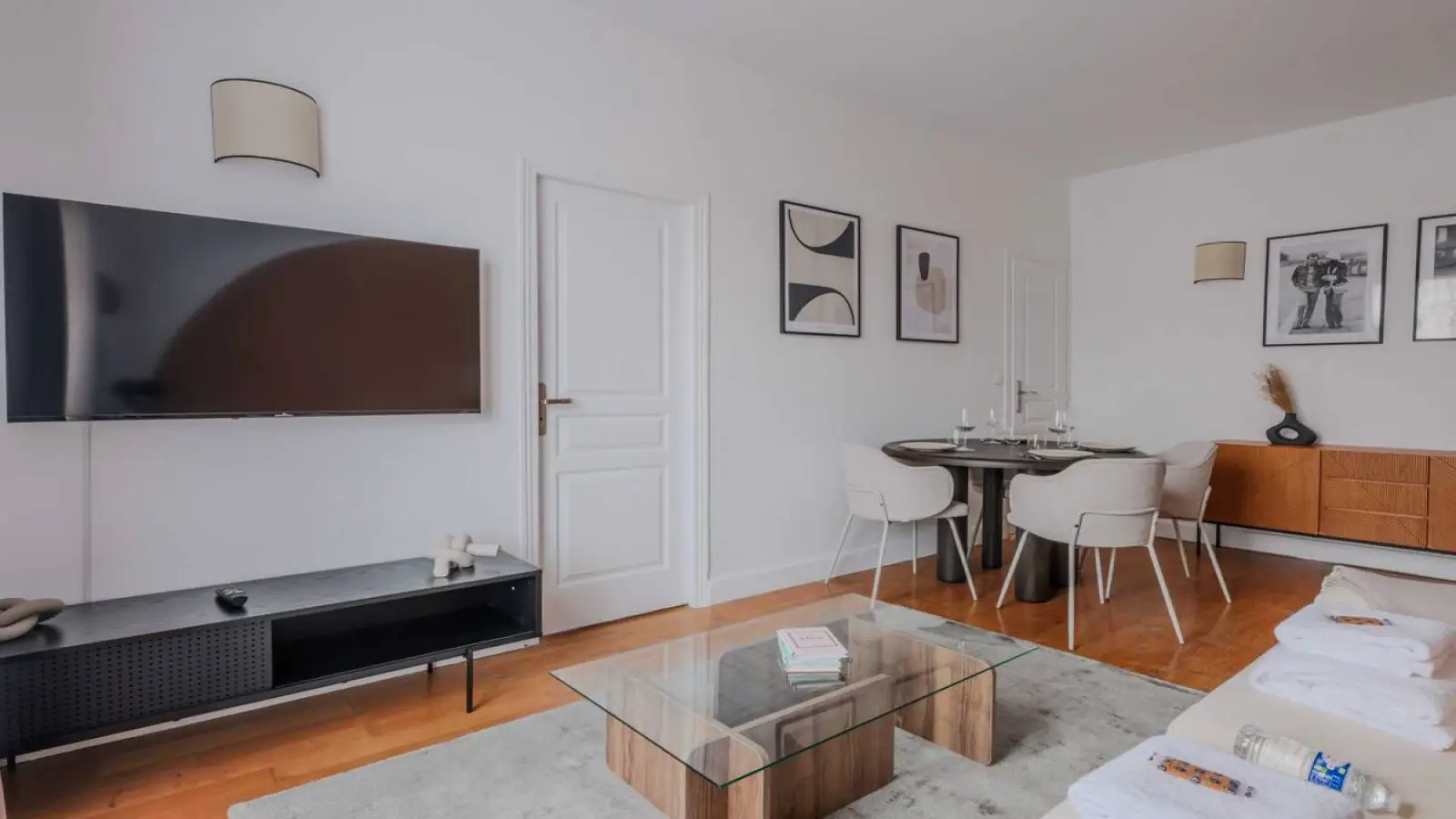 Flat Rue Ernest Roche in Paris