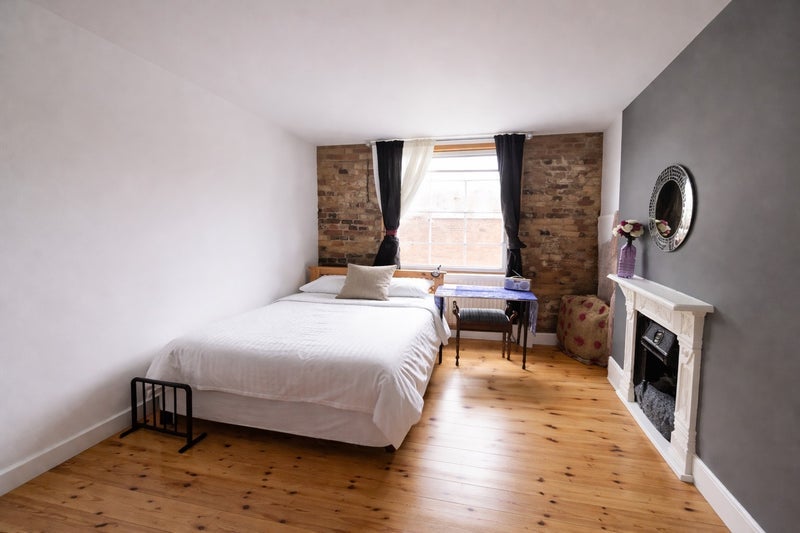 Room Holloway Road in Greater London