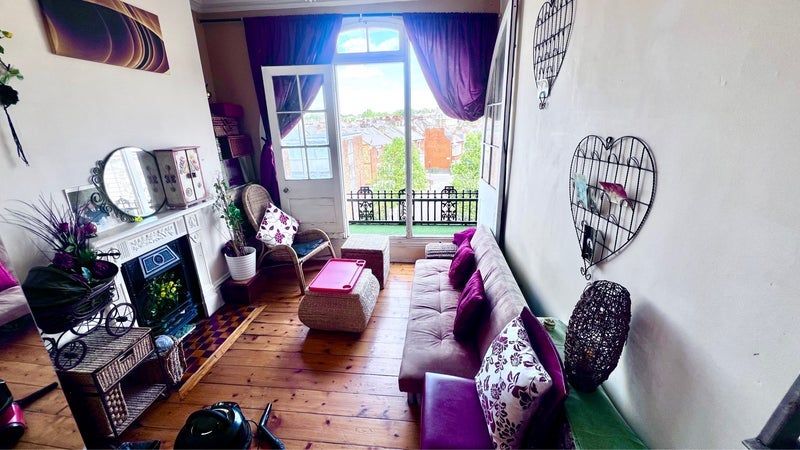 Room Holloway Road in Greater London