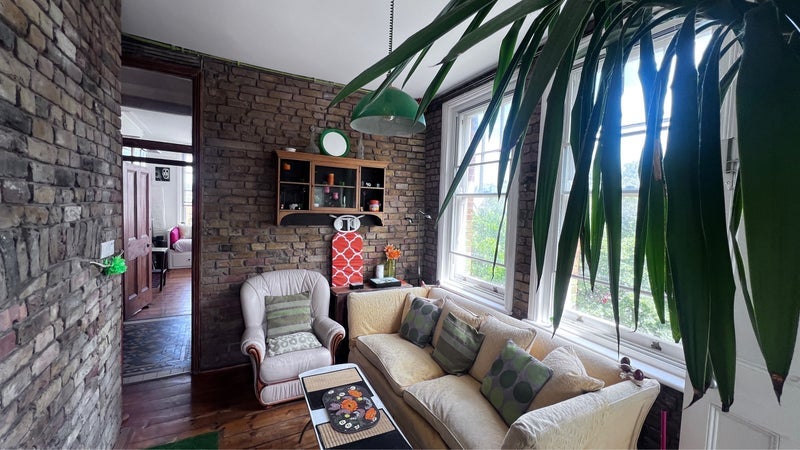 Room Holloway Road in Greater London