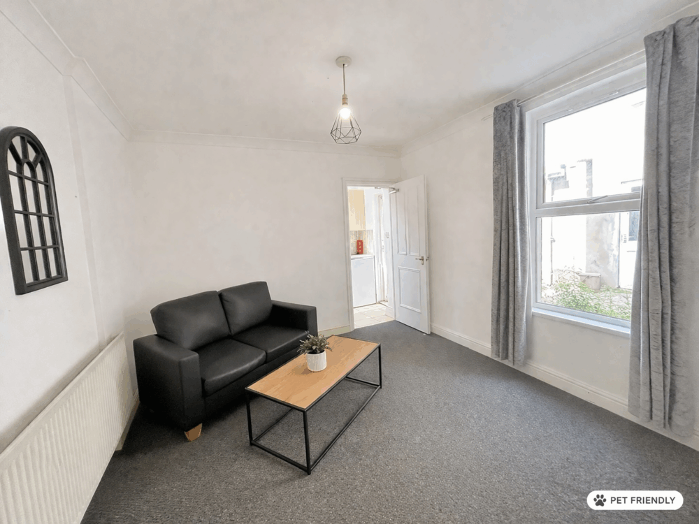 Flat Glynrhondda Street in Cardiff
