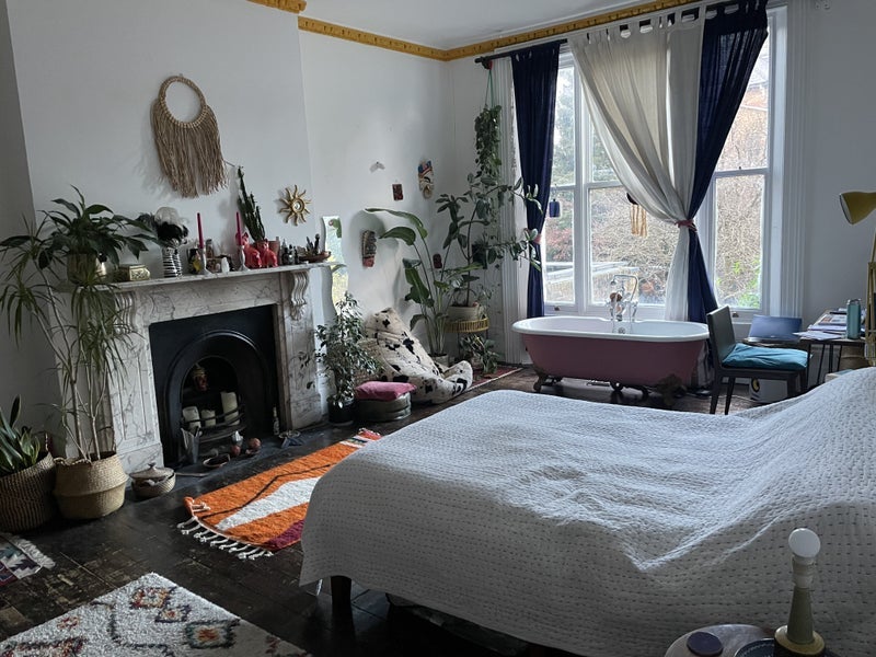 Room Amhurst Road in Greater London