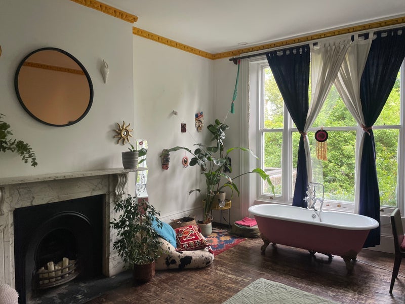 Room Amhurst Road in Greater London