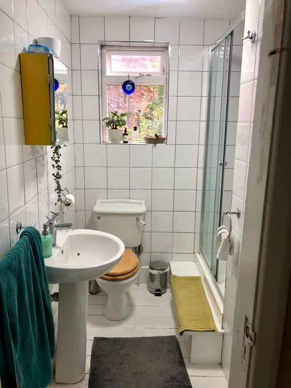 Room Amhurst Road in Greater London