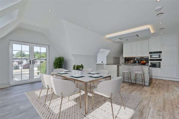 Flat Esher Heights in Elmbridge