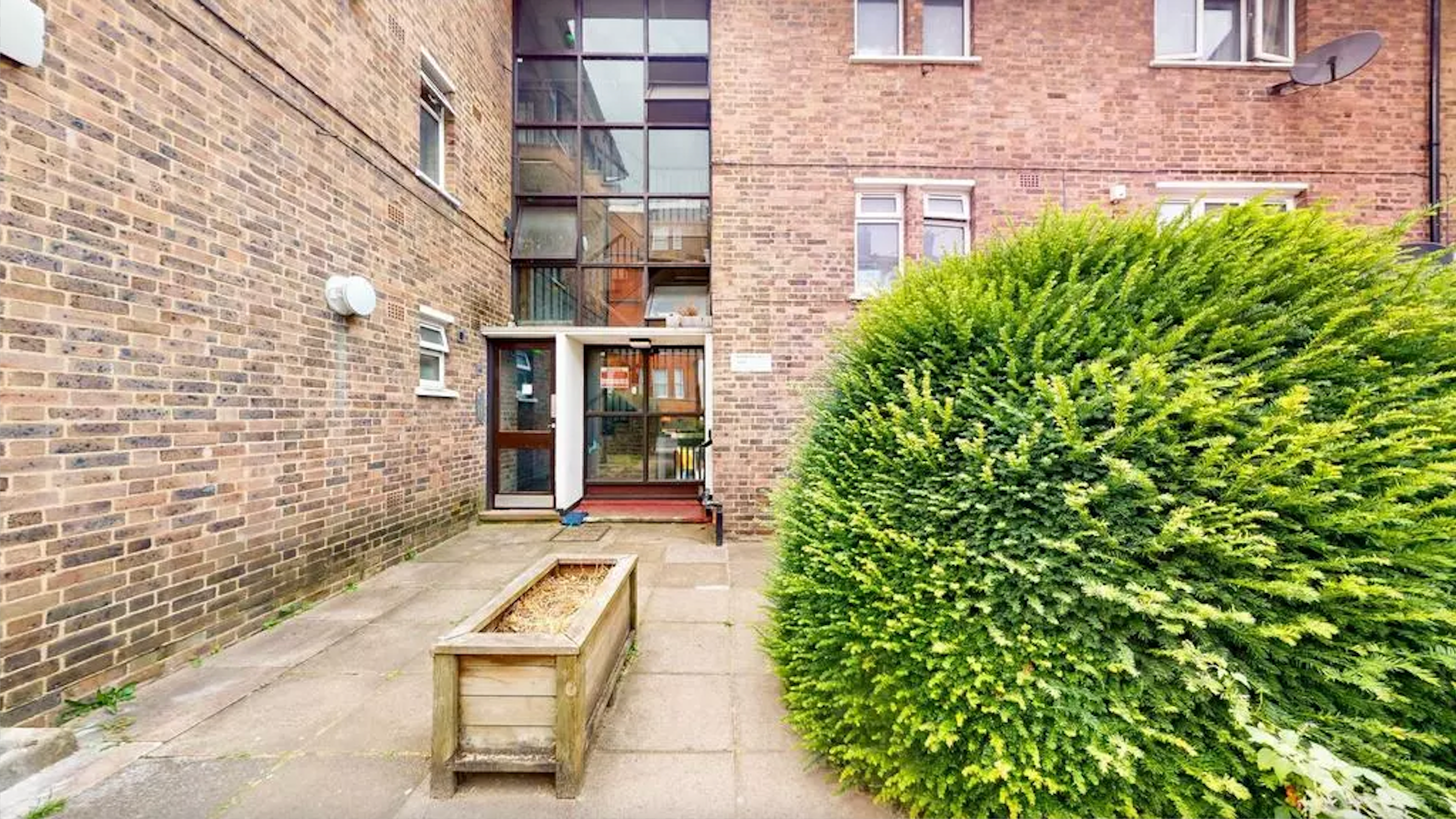 Flat Richmond Way in Greater London