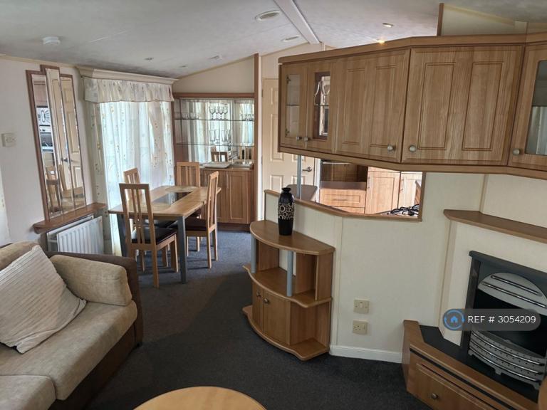 Room Pomphrey Hill in Kingswood