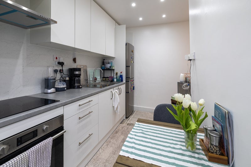 Room Sydney Road in Greater London