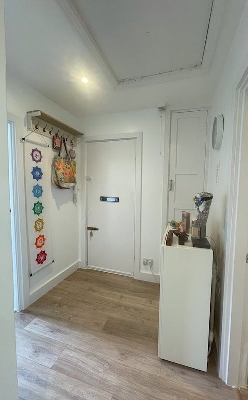 Room Sydney Road in Greater London