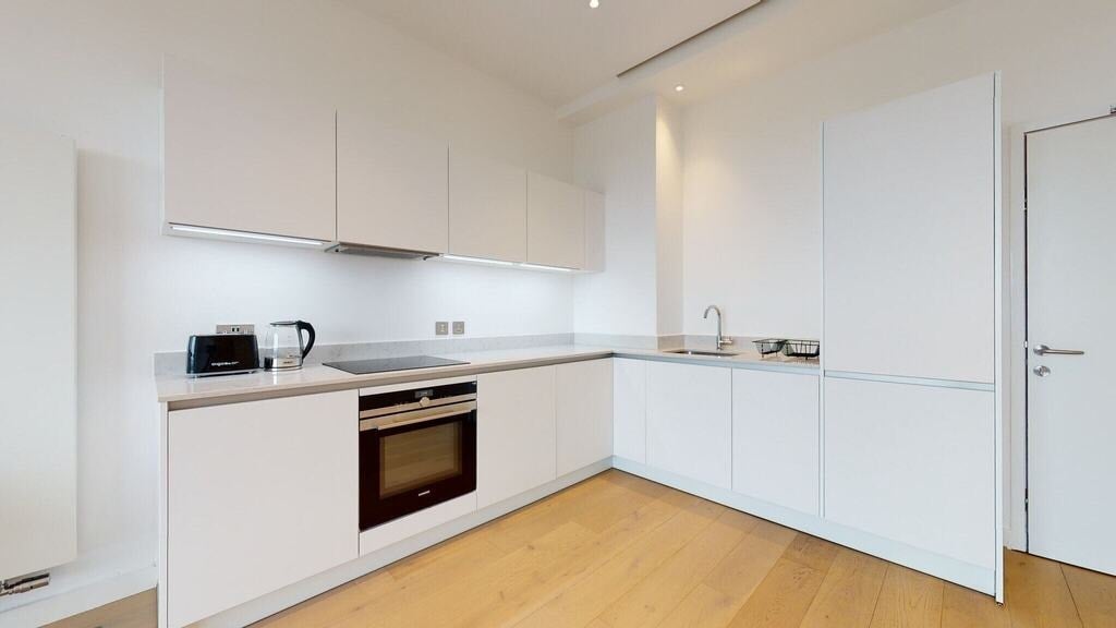 Flat Highgate Hill in Greater London