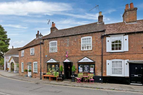 Flat High Street in Maidenhead