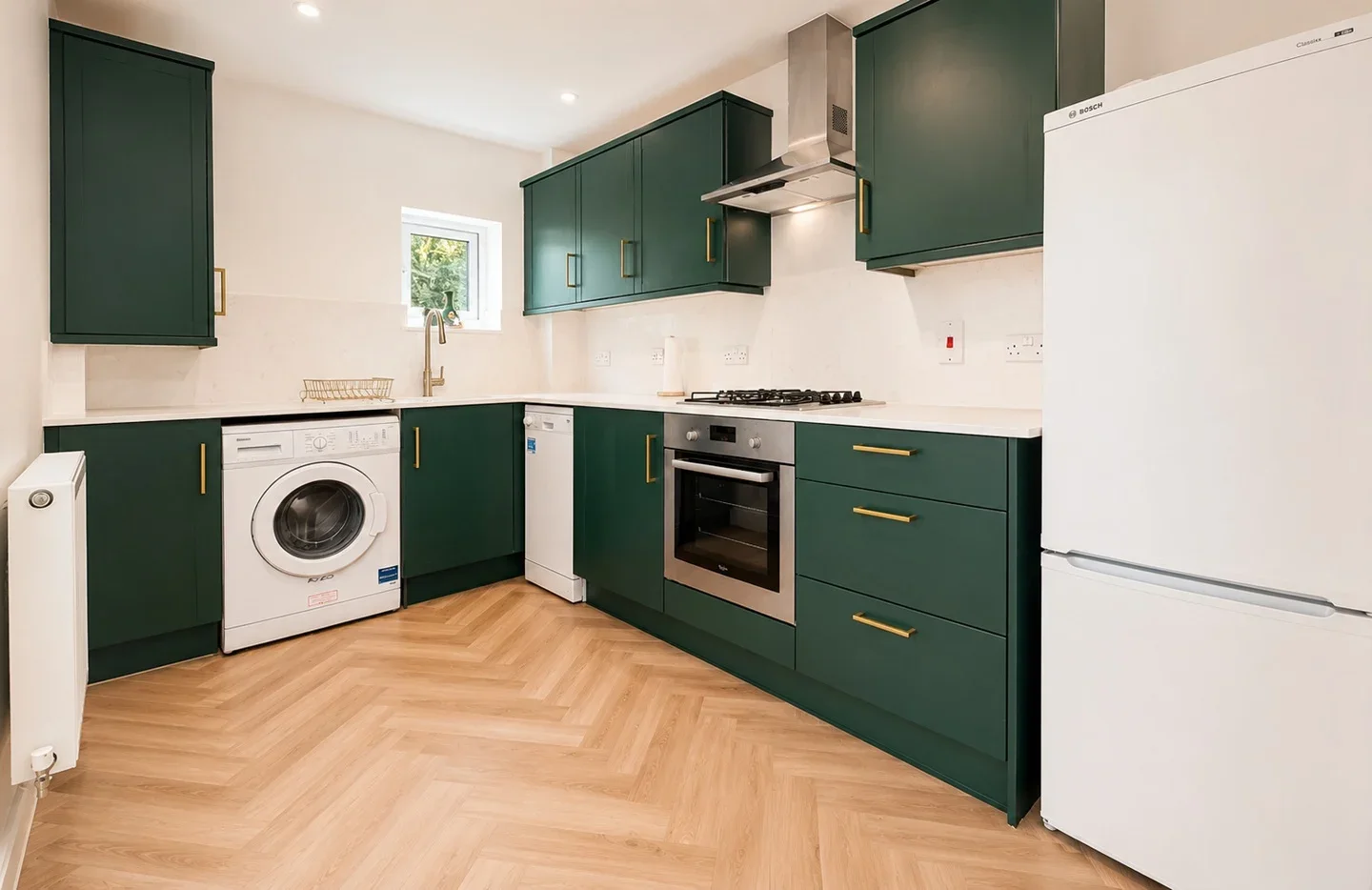 Flat Worrall Lane in Greater London