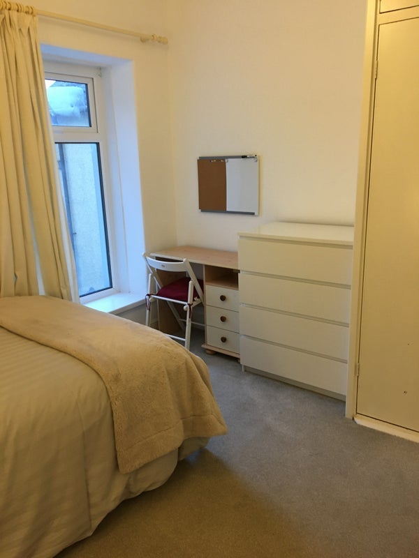 Room Pembroke Street in Tonyrefail
