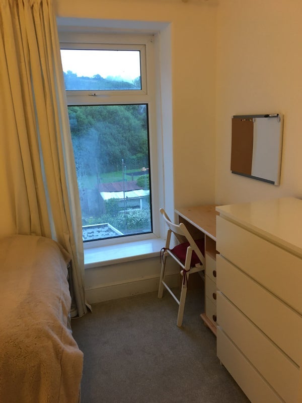Room Pembroke Street in Tonyrefail