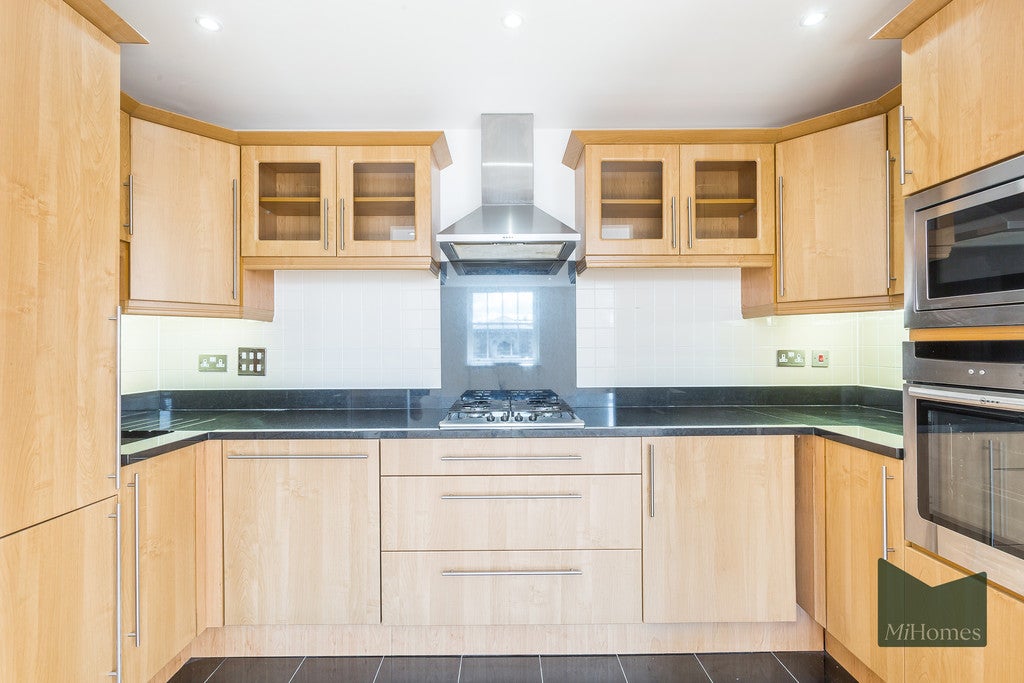 Flat Royal Drive in Greater London