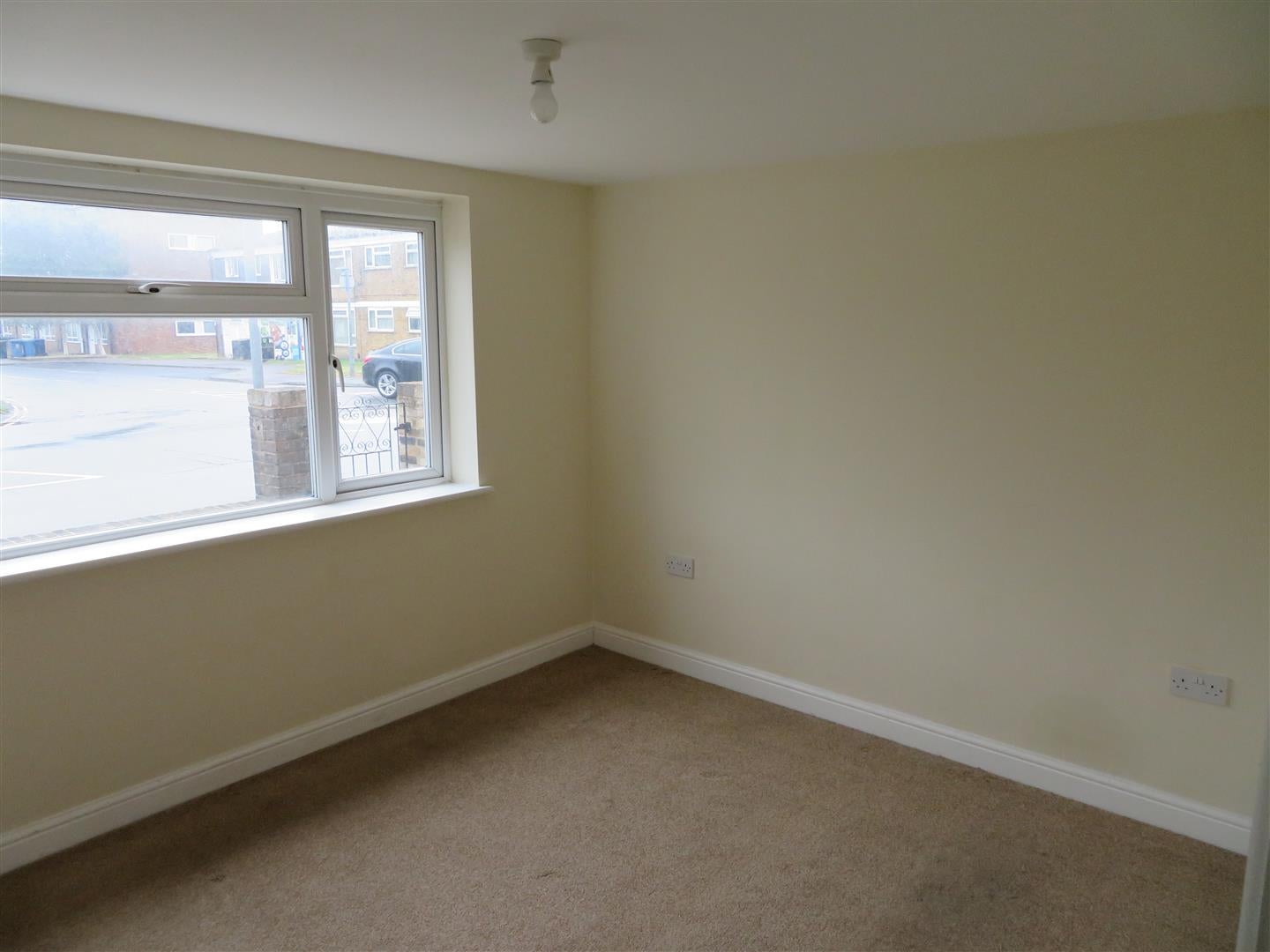Flat Thomas Road in Borough of Swale