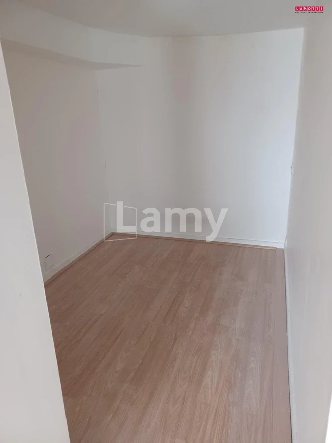 Flat Place du Champ Jacquet in Rennes